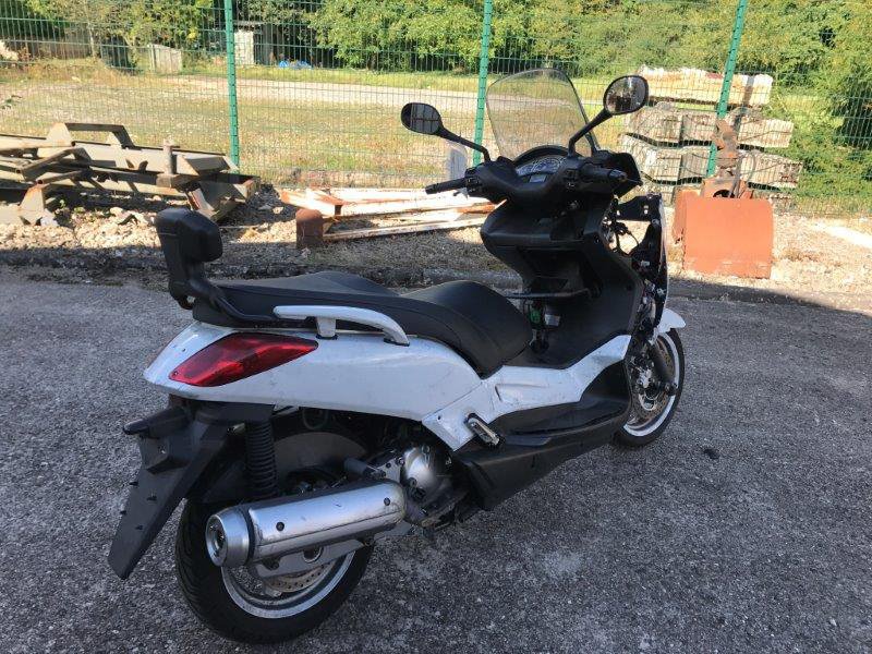 Yamaha yp125r - 2 wheels - quad - Ads - used et damaged car